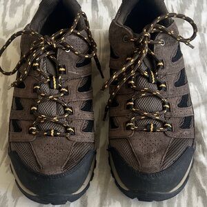 Men's Columbia Hiking Shoes EUC